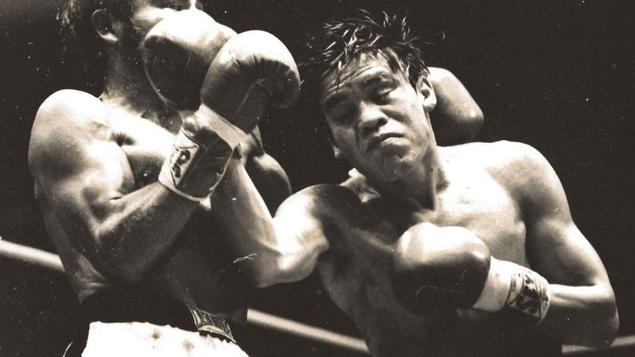 Considerado el mejor antes de Julio César Chávez y hoy vende sus cinturones