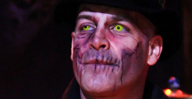 [Image: Michale-Graves-1000x515.jpg]