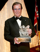 roger-moore-b34