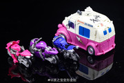 05-SS-52-Arcee-Chromia-and-Elita-1