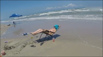 [Image: Voyeur40655132309.jpg]