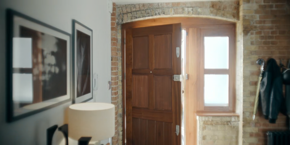 [Image: 8cxhmtebq255.png]