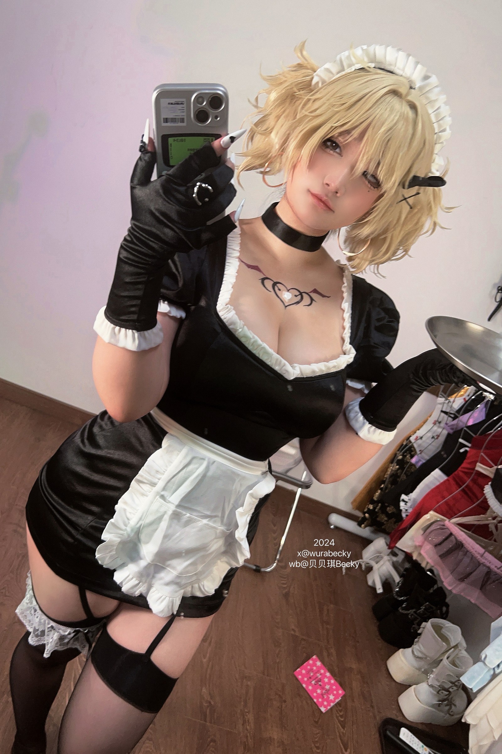 贝贝琪 Becky 烟烟 女仆 Cosplay 写真＋视频合集（69P｜1V｜339MB）插图