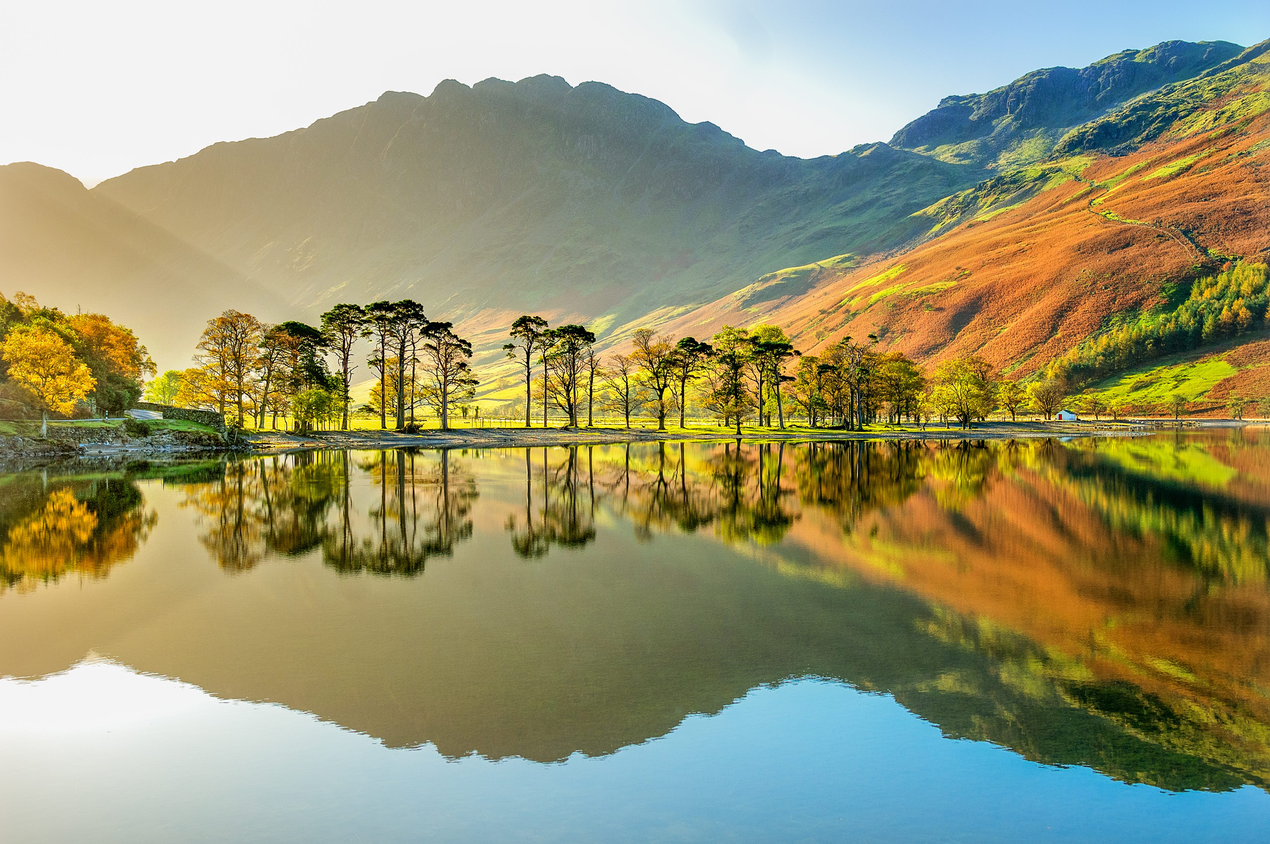 https://i.postimg.cc/JRW66p1H/Lake-Buttermere-National-Park-Cumbria-England.jpg