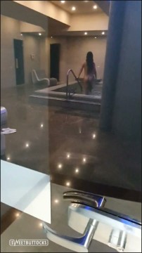 [Image: Voyeur30035104214.jpg]