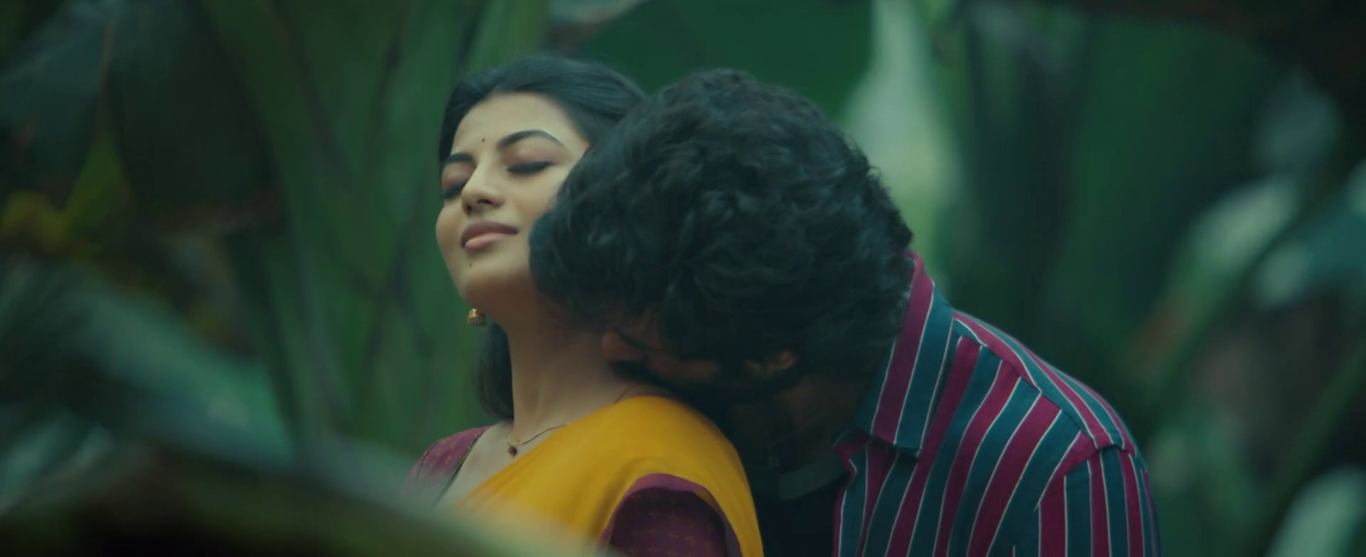 Kayal Anandhi Hot Intimate Scene Sridevi Soda Center (15) — Postimages