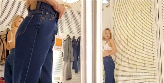[Image: Voyeur22415105818.jpg]
