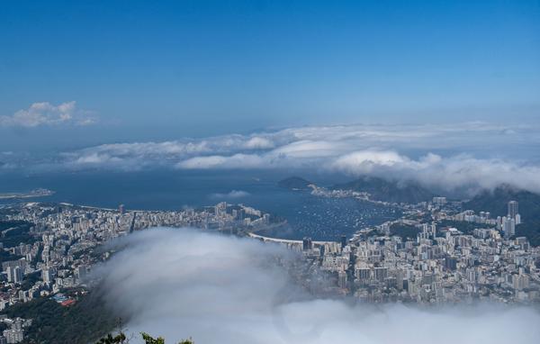 В джазе только девушки или аргентинско-бразильский калейдоскоп В джазе только девушки или аргентинско-бразильский калейдоскоп