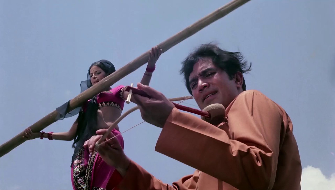 Haathi-Mere-Saathi-1971-Web-Rip-Hindi-1080p-8bit-x264-AVC-DD-2-0-ESub-mkv-0003