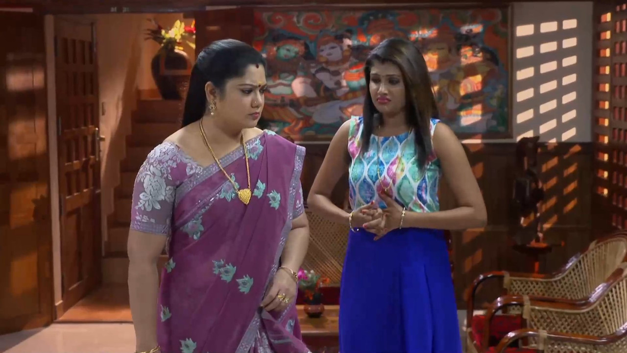 Yuvarani Saree sideview mkv snapshot 00 15 474 — Postimages