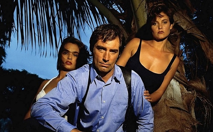 TIMOTHY-DALTON-LIVING-DAYLIGHTS-2-FOTOR.jpg