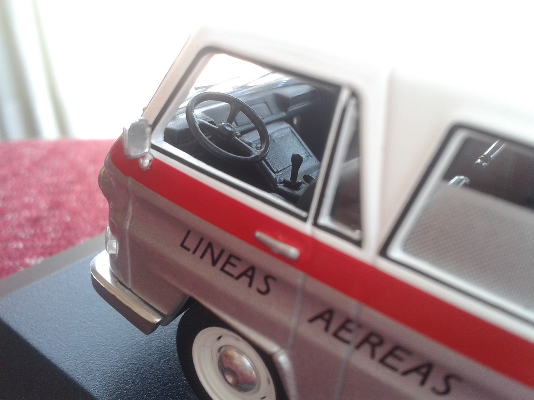 1963 DKW F 1000 L Combi I “Iberia” (Ixo – nº 11 Furgonetas de Antaño) (12)