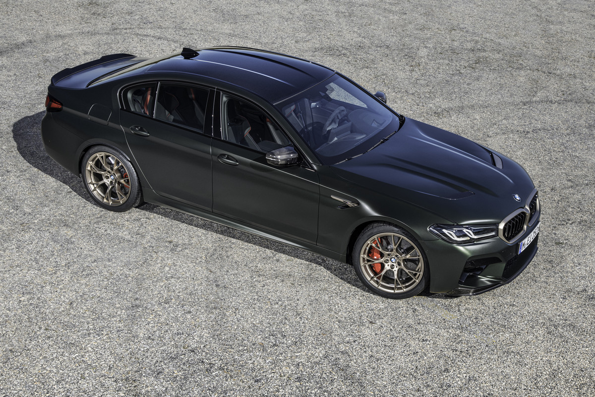 P90411284_highRes_the-new-bmw-m5-cs-01