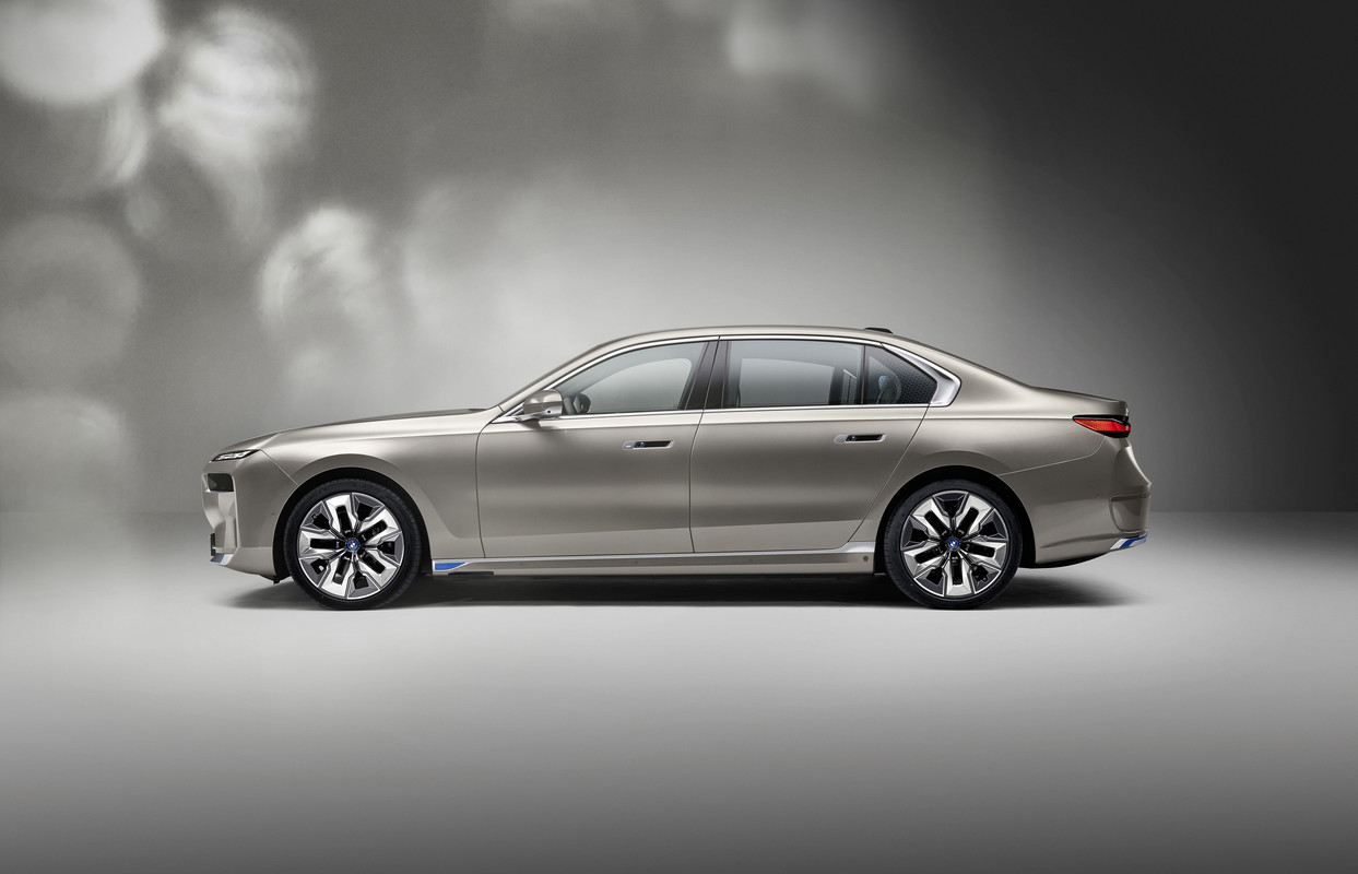 P90458186_highRes_the-new-bmw-i7-xdriv