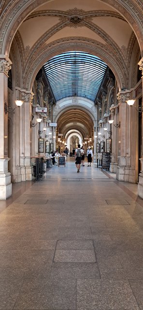 Viena: La ciudad de la música, de las artes y de los sueños - Blogs de Austria - Dia 1: Museo Sisí, biblioteca nacional, Opera y Free tour (25)