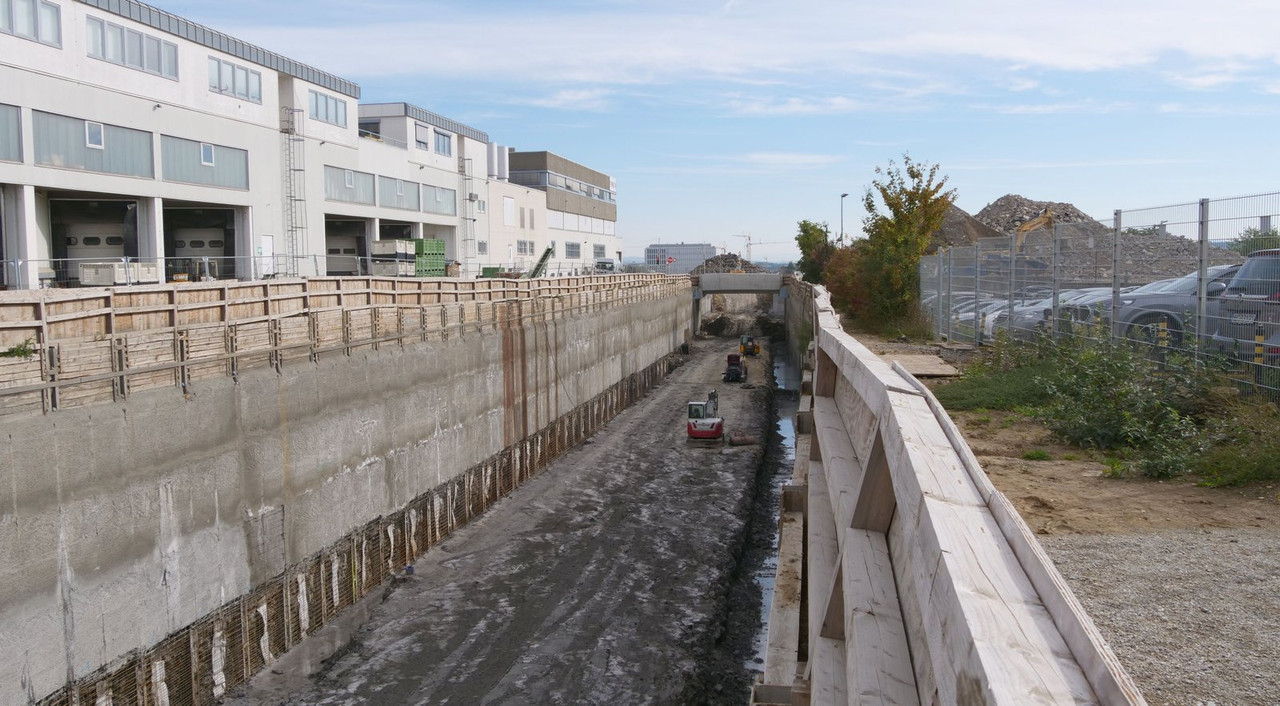 [Bild: 031025-105306-2b.jpg]