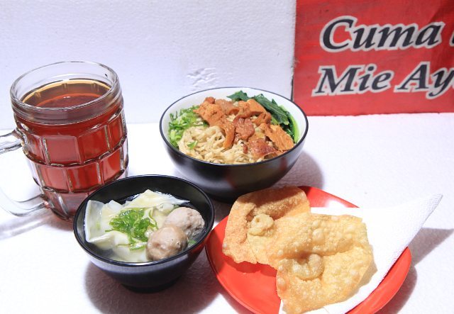 Mie Ayam JatiAsih, pilihan tempat makan siang enak di Bekasi.
