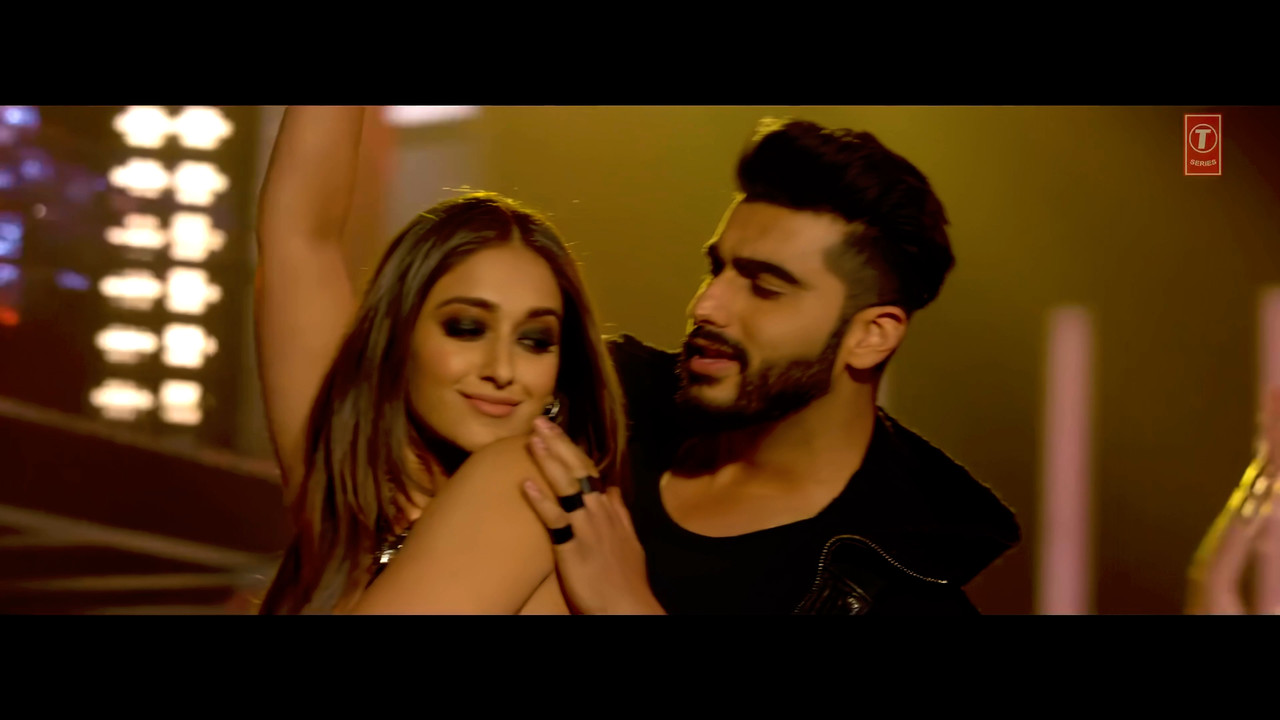 [Image: Mubarakan-Title-Song-Full-Video-Ileana-D...-54-40.jpg]