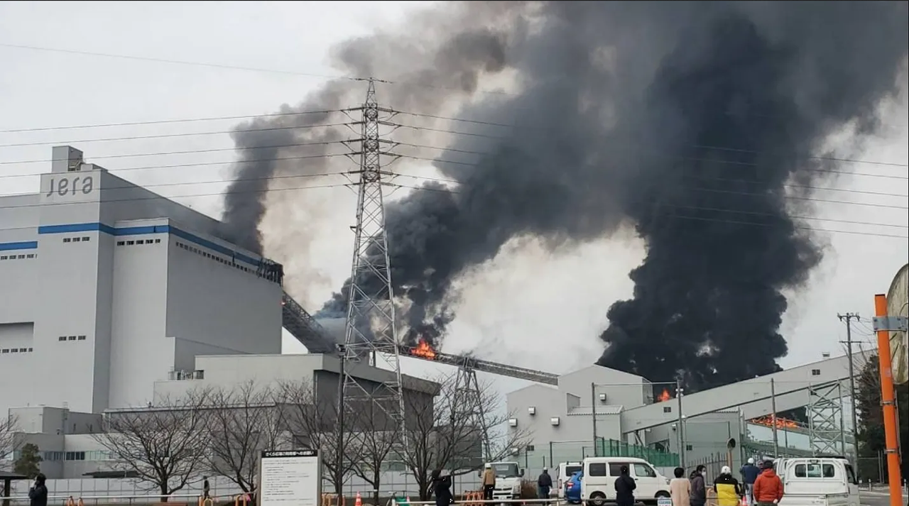 Explosión e incendio en una termoeléctrica casi deja sin luz a Japón: video