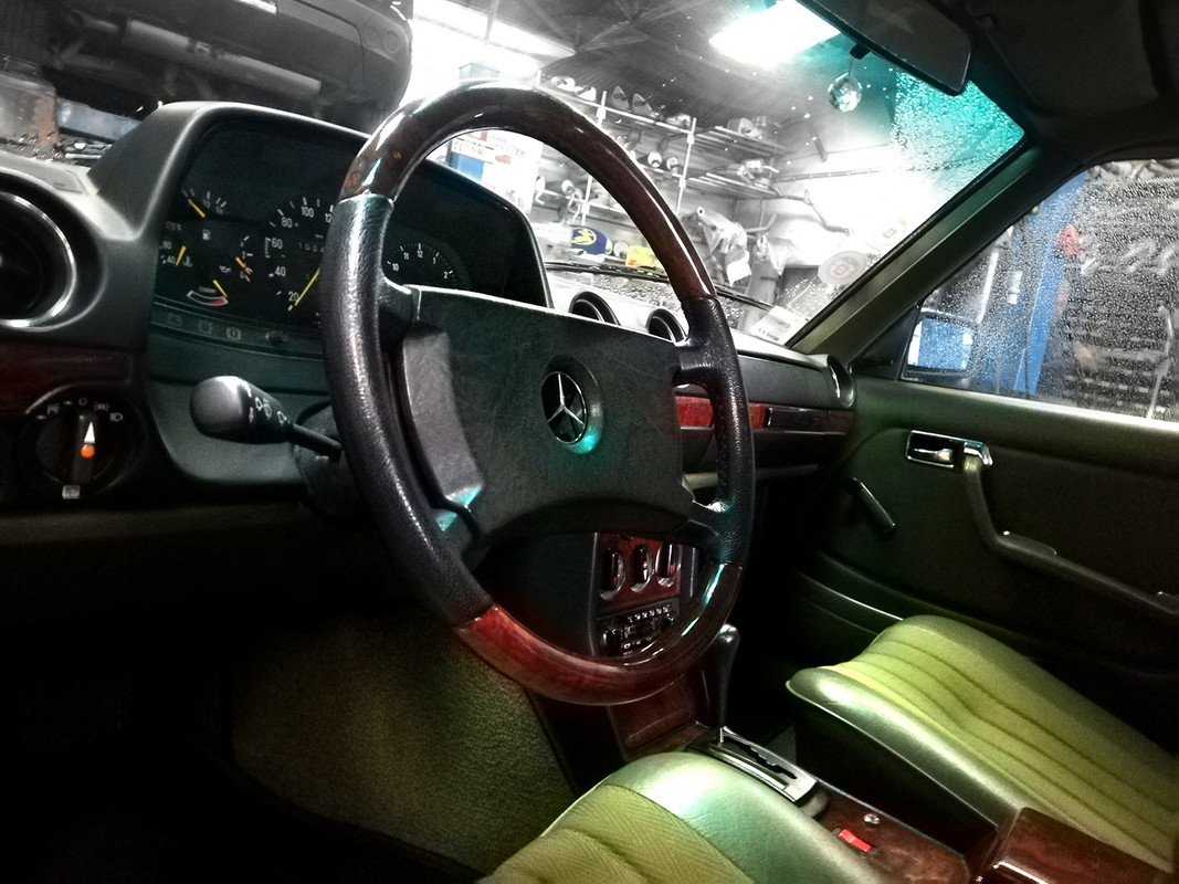 MERC_w123_EA2301-6