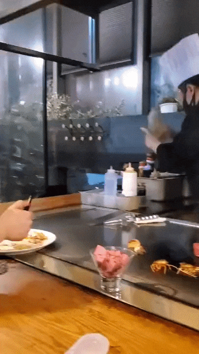 https://i.postimg.cc/JhF6Vw48/7.gif