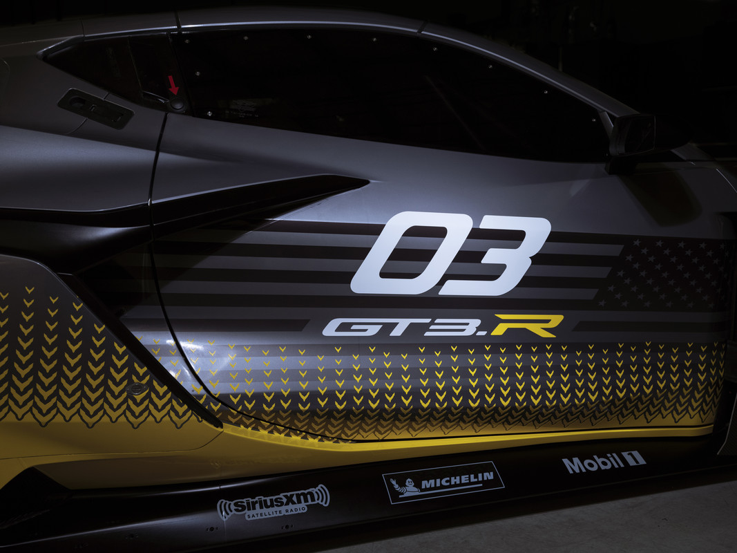 2024-chevrolet-corvette-z06-gt3r-009
