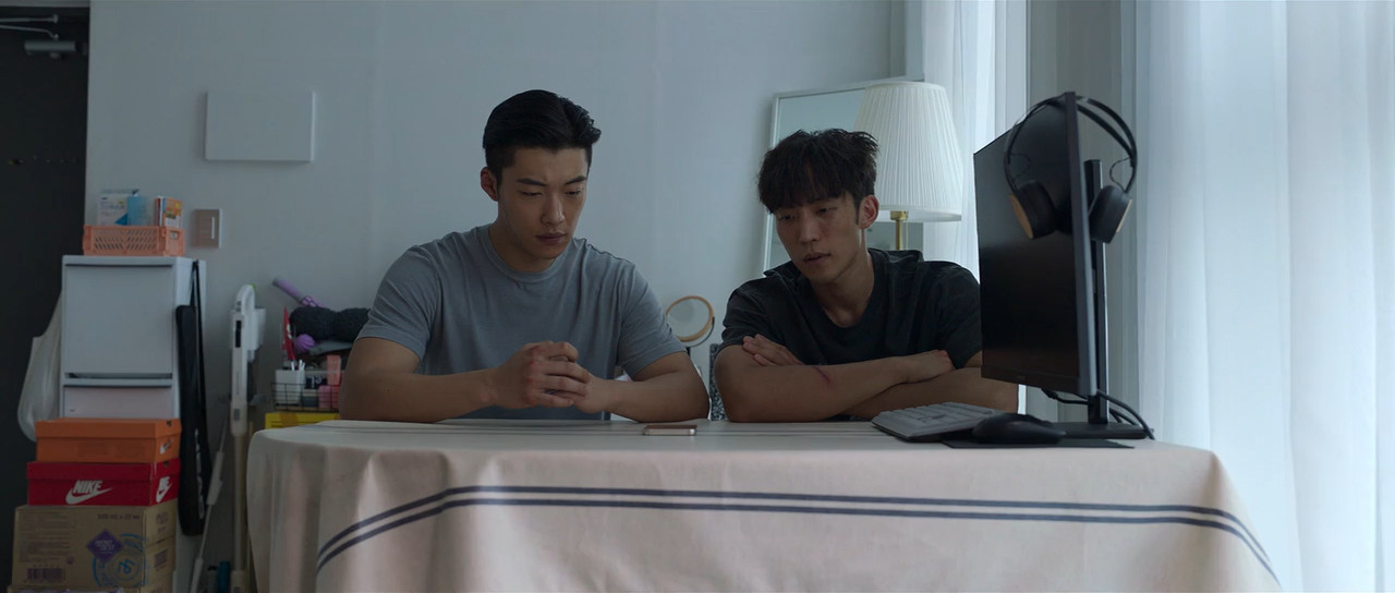 Bloodhounds 2023 WebRip Season 1 [Hindi + English] 480p 720p ESub Screenshot