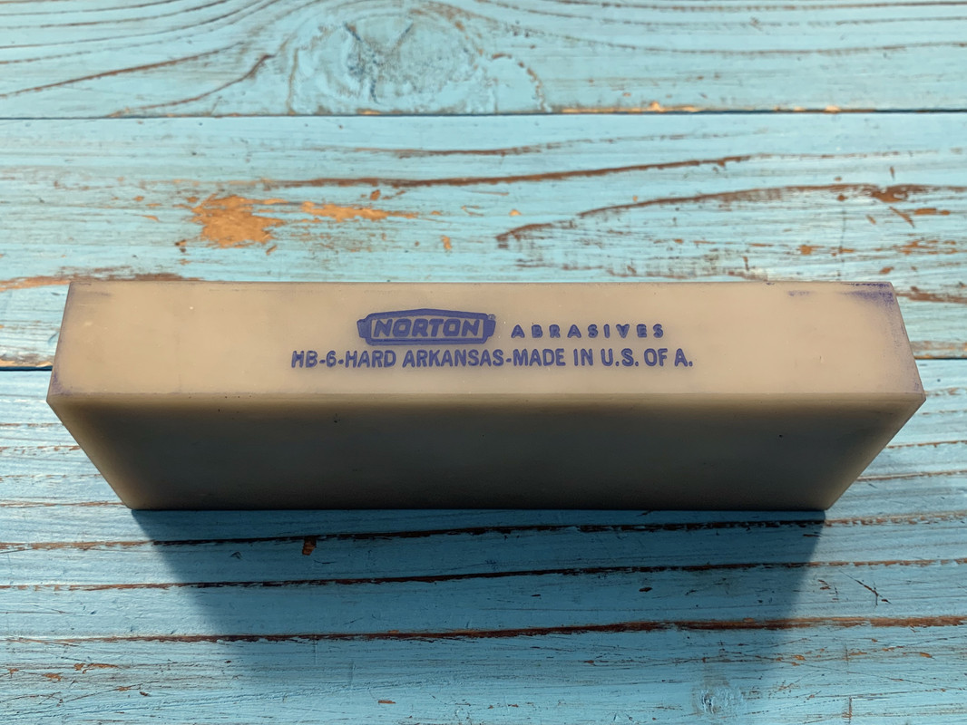 606180E9-81A1-4F1D-ADB3-396D57167BD5