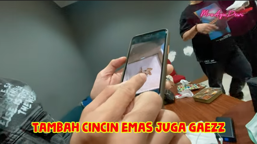 Raffi Ahmad niat ngeprank Gigi dengan kado cincin emas biasa