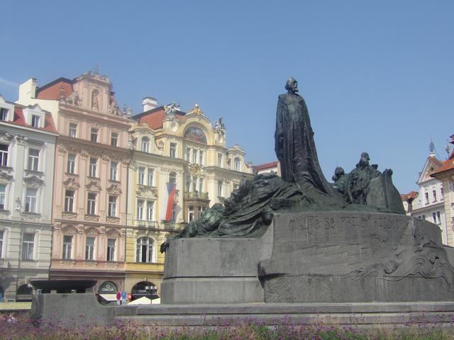 Praga: ed. danzante, Josefov, plaza ciudad vieja, puente Carlos e Isla Kampa - Viena - Bratislava - Praga (18)