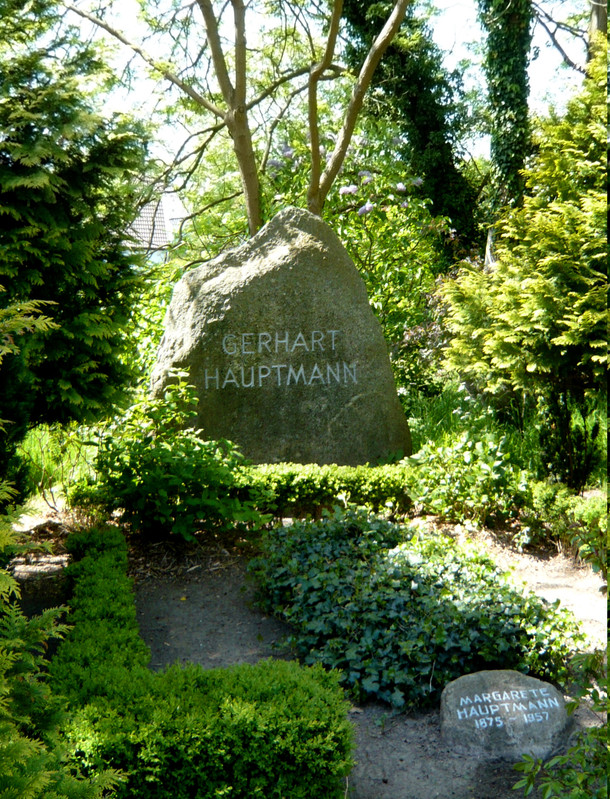 Kloster-Gerhart-Hauptmanns-Grab02