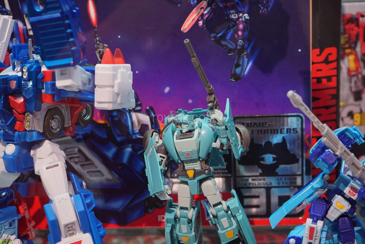 SDCC-2016-Transformers-Generations-013