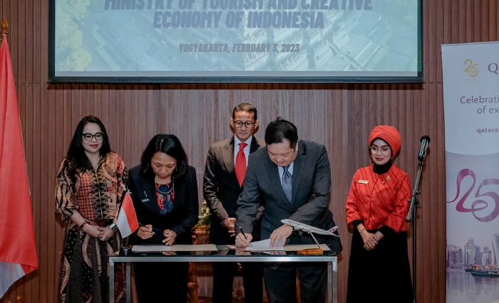Kementerian Pariwisata dan Ekonomi Kreatif (Kemenparekraf) melakukan kerja sama promosi bersama (joint promotion) dengan Qatar Airways sebagai upaya mengembangkan pemasaran destinasi pariwisata Indonesia sehingga dapat meningkatkan jumlah kunjungan wisatawan mancanegara ke Indonesia.