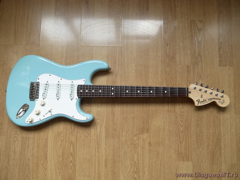 Fender_Yngwie_Malmsteen_Stratocaster_4-blu_008