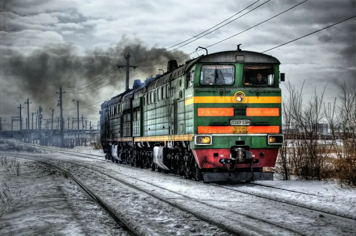 green-train-60539-1280.webp