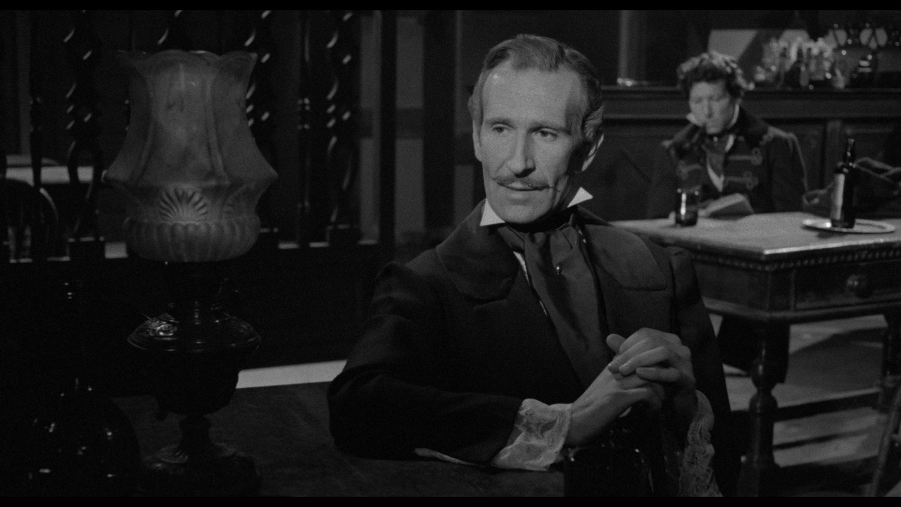 mpv-shot_Danza.Macabra.Castle.of.Blood.1964.2160p.UHD.BDREMUX.HDR.HEVC.-Нечипорук_00_09_13_0005