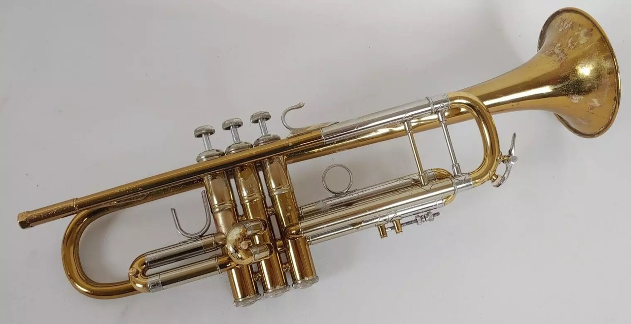 Bach 1973 Stradivarius 37 Trumpet sn 69098 (21)