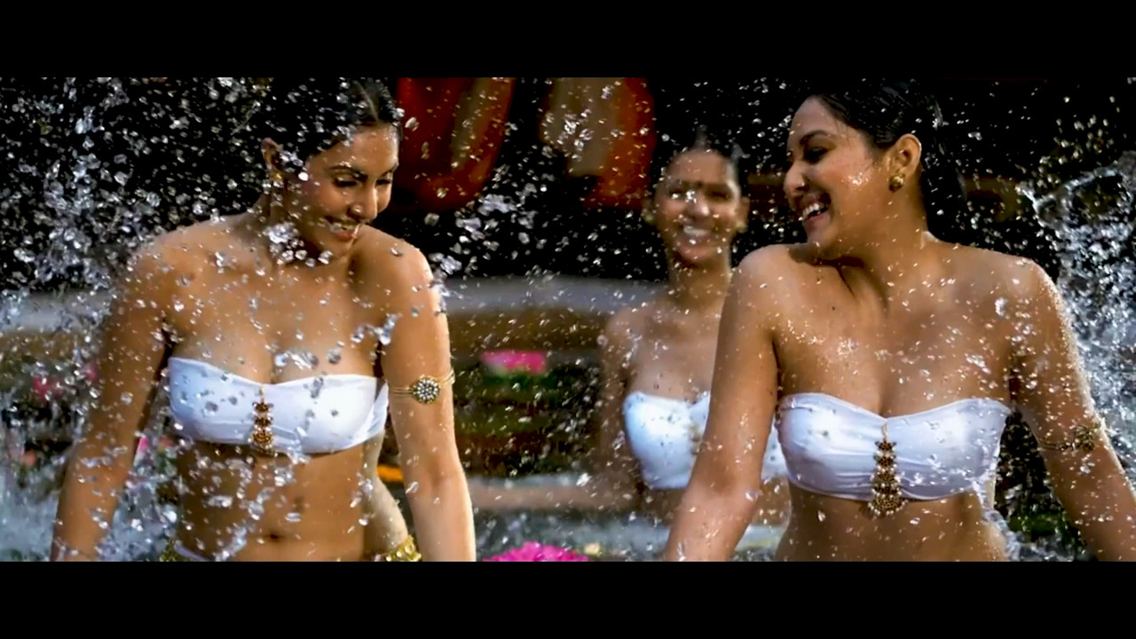 Ponnar Shankar 2011 Hot Song 4k.mp4_snapshot_00.56_[2020.12.12_00.08.35]