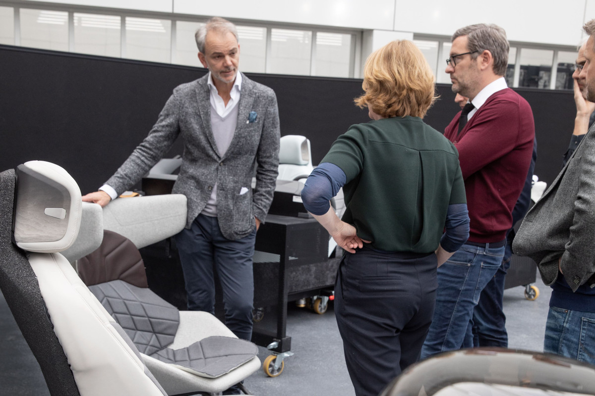 P90458293_highRes_the-new-bmw-7-series