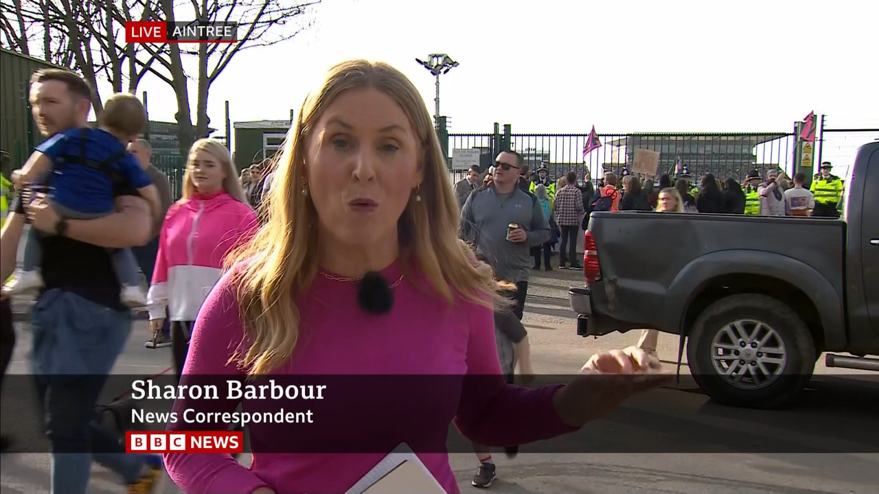 04.15 - 17.35.00 - BBC Wales Today. News and weather from BBC Wales. ....ts_snapshot_00.42.918