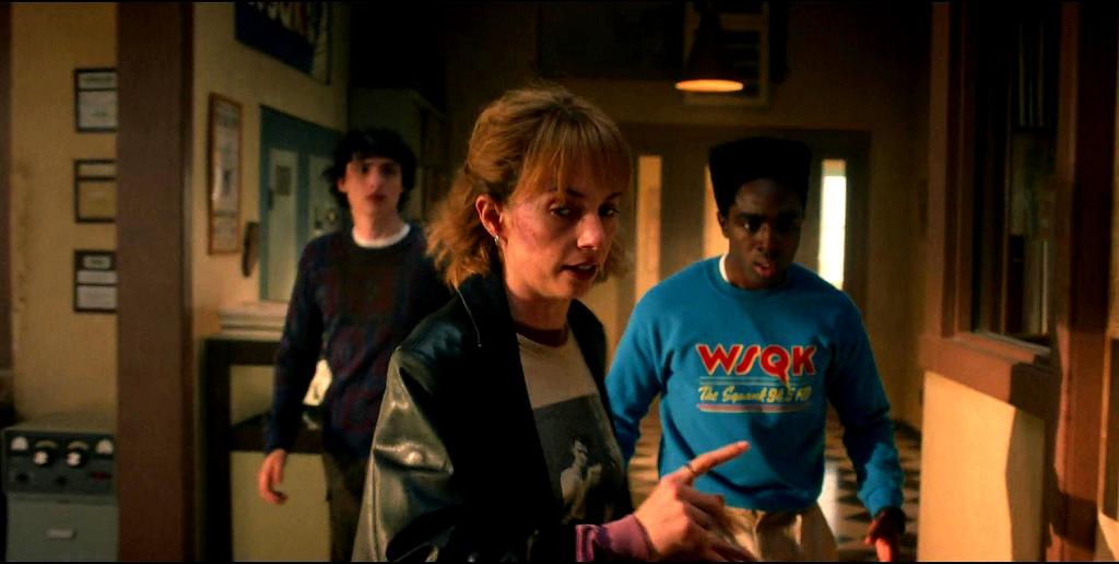 www DVDPLay Surf 20 20Stranger 20Things enh 3