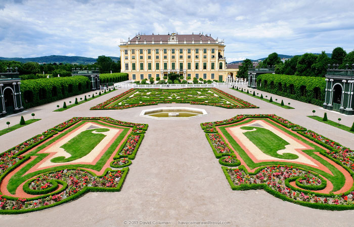 [Image: Schonbrunn-2.jpg]