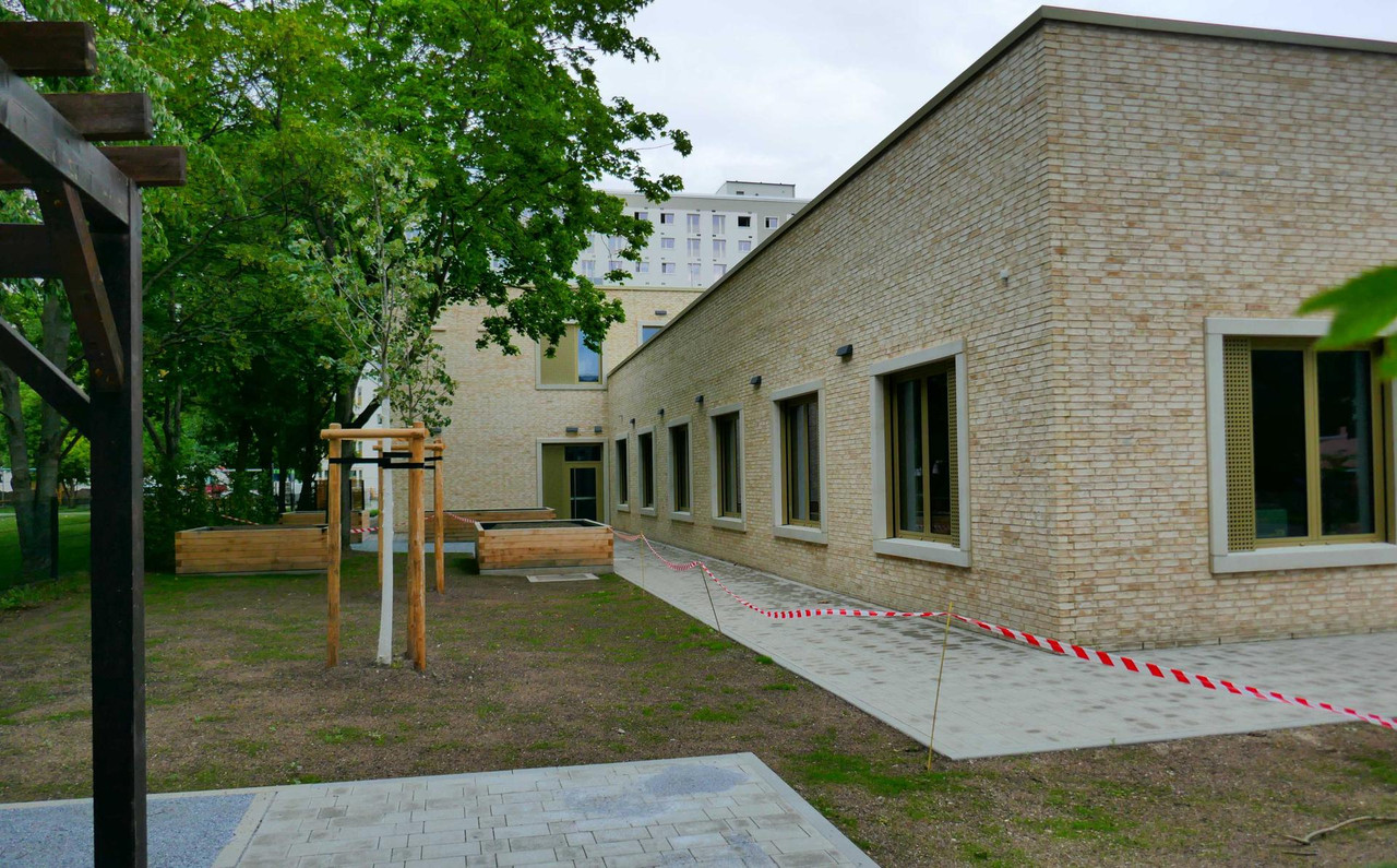 Bild: https://i.postimg.cc/JhVDk4b4/P1370287.jpg