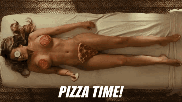 carmen-electra-pizza.gif
