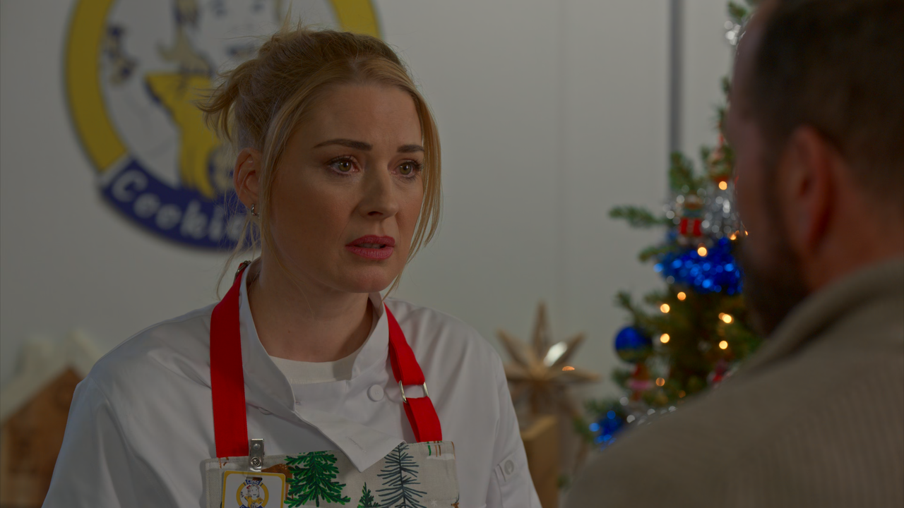 mpv shot My Secret Santa 2025 2160p UHD NF WEB DL DV P5 HEVC Нечипорук 00 01 47 0001