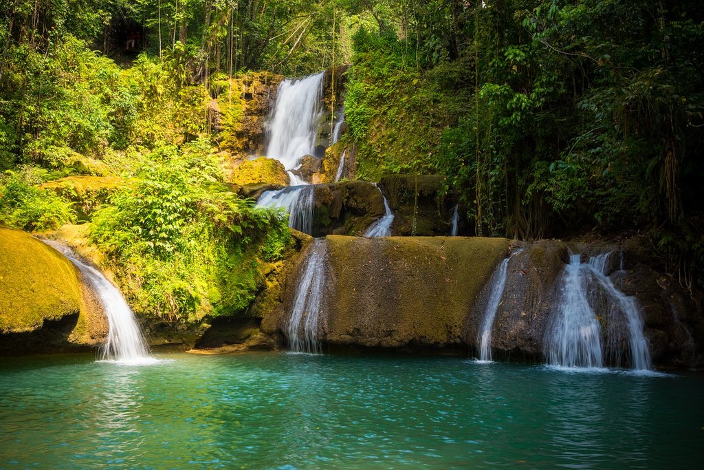green-waterfall-5043272-1280.jpg