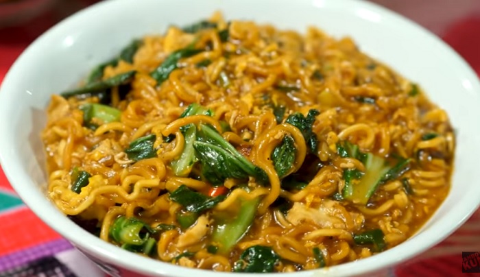Sajian kuliner di Mie Get Wahidin, Cirebon.