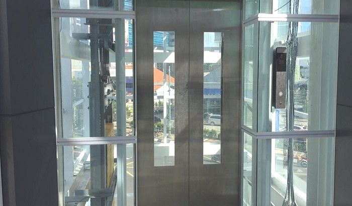 Sarana lift di JPO Pandanaran