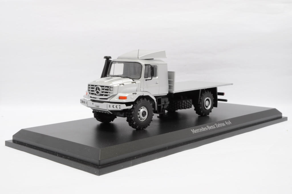 MB Zetros 4x4 silver Schuco (1)