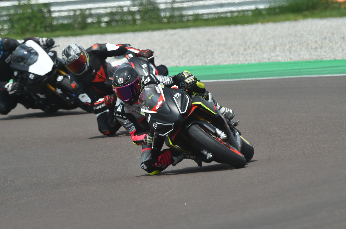 76B4119D-3FAF-4F30-83D7-580FFEBF058C